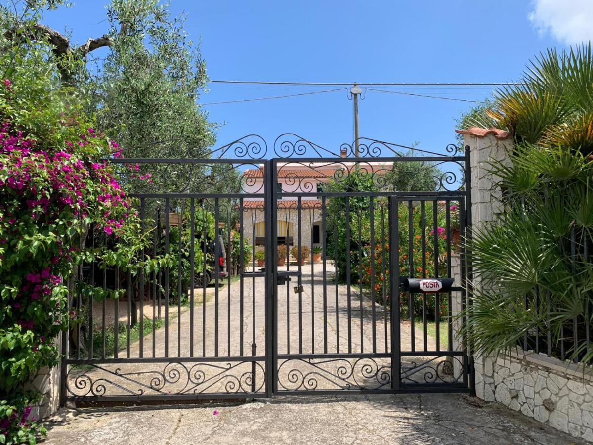 Villa Monica Appartamenti Vieste Exterior photo